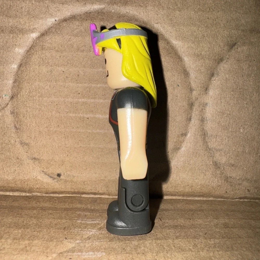 Roblox Series 1 - Lily_S / Lady of the Federation Necklace (Rare) No Code